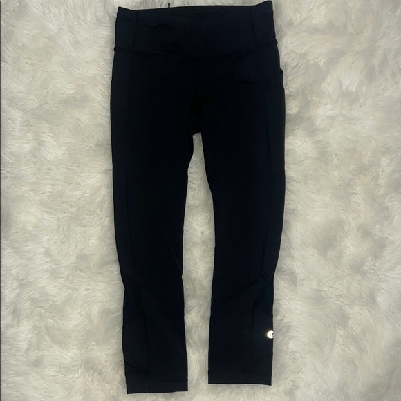 lululemon athletica Pants - Lululemon 21” Crop Black Leggings